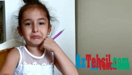 Семилетняя девочка проливает слезы из-за того, что не может ходить в школу из-за коронавируса - ВИДЕО