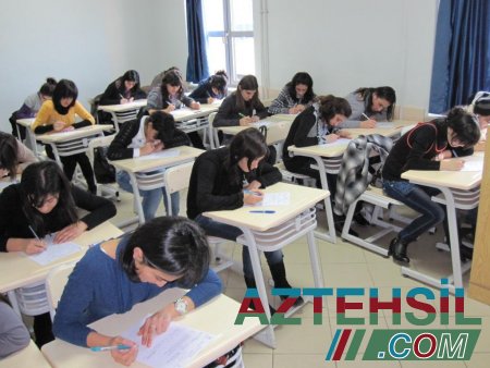 В Азербайджане учителя сдают тестовые экзамены