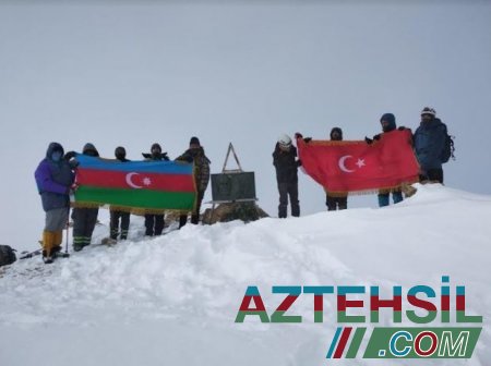 Альпинисты из Азербайджана и Турции на горных вершинах почтили память великих личностей