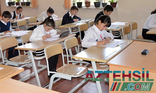 Возобновлены очные занятия в двух бакинских школах, закрытых из-за коронавируса