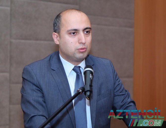 Эмин Амруллаев: В Азербайджане есть серьезные проблемы с качеством среднего образования